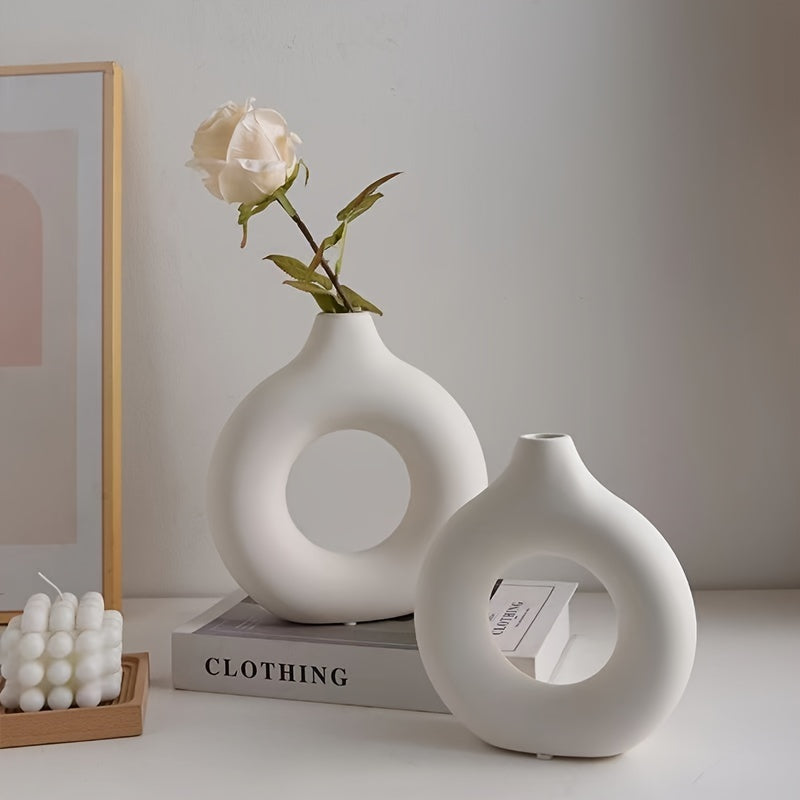 Chic plastic donut vase