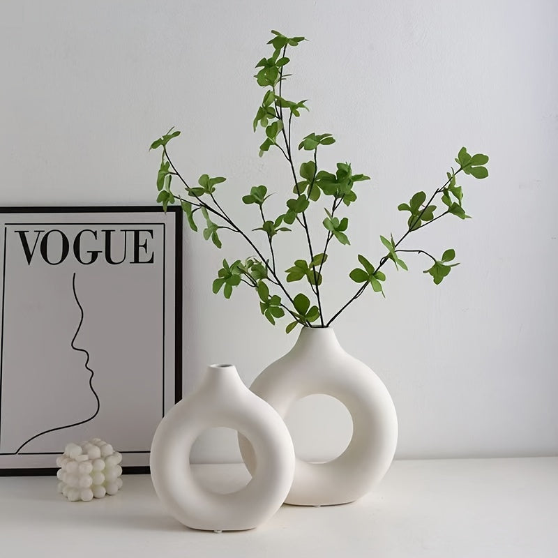 Chic plastic donut vase