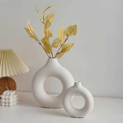 Chic plastic donut vase